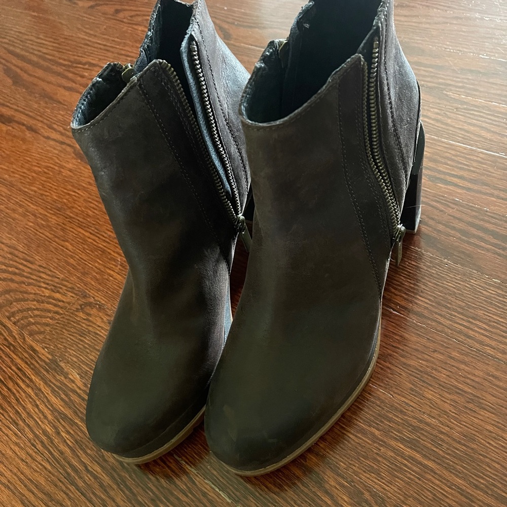 Sorel Brown Leather Booties - Picture 2 of 7